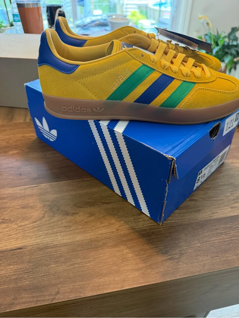 9.5 W adidas Men 8.5 Gazelles Sneakers in Yellow with Green & Blue Accents FIFA